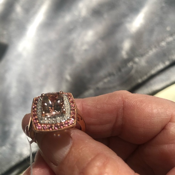 Pink Morganite & Diamonds Rose Gold plated Ring - Picture 10 of 16